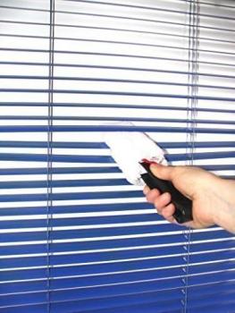 Persilimp Reinigungszange mit Mikrofaserbezug für Jalousetten und Lamellen von Schwarz-Technik
